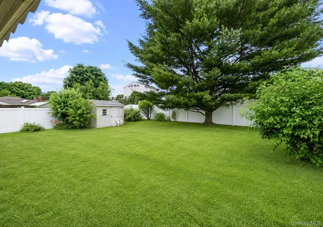 3rd image of 107 W Walnut St, Oyster Bay, NY 11735 | MLS# 1018138
