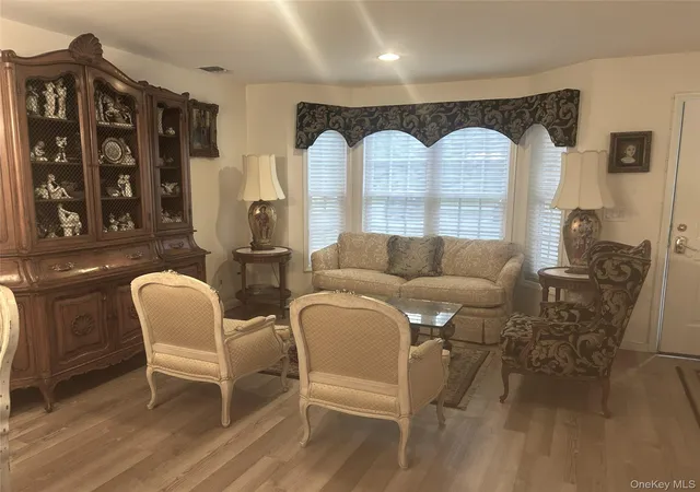 3rd image of 891 Altessa Blvd, Huntington, NY 11747 | MLS# 1018143