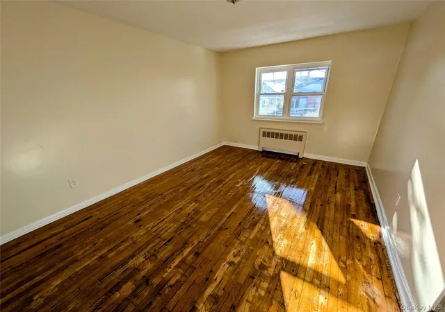 3rd image of 732 Saint Ouen St, Bronx, NY 10470 | MLS# 1018154
