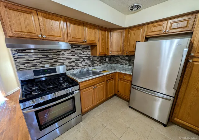 4th image of 732 Saint Ouen St, Bronx, NY 10470 | MLS# 1018154