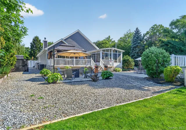 3rd image of 17 Woodlawn Ave, East Moriches, NY 11940 | MLS# 1018159