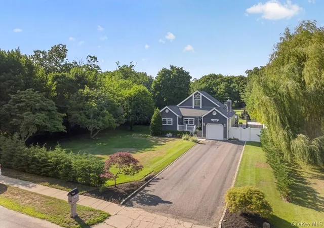 44th image of 17 Woodlawn Ave, East Moriches, NY 11940 | MLS# 1018159