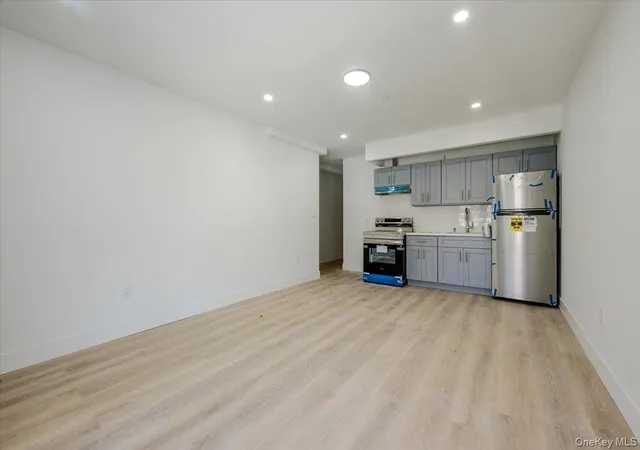 Photo 3 of House for sale at 3039 Young Ave, Bronx, NY 10469 | MLS# 1018189 | Listing updated on 2026-10-10