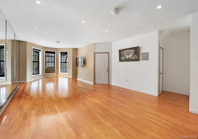 Listing Photo 5 - Condo for sale in building located at 479 Bainbridge St, New York City, NY 11233
