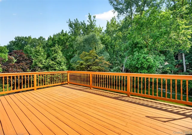 Photo 3 of Single family home for sale at 10 Lighthouse Ct, Tomkins Cove, NY 10986 | MLS# 1018201 | Listing updated on 2026-08-29