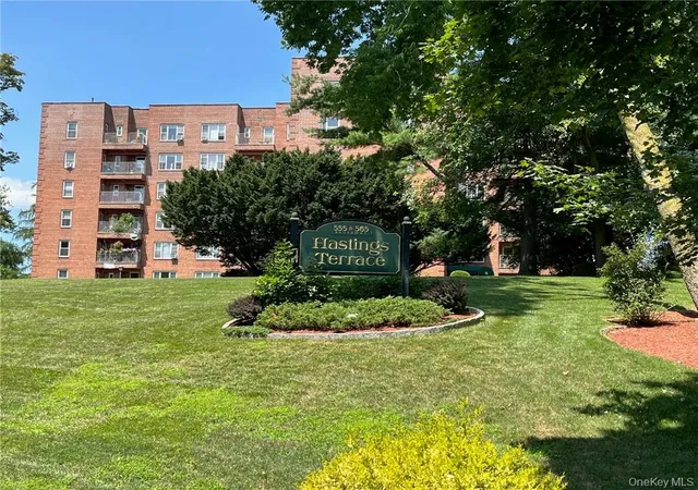 Homes for sale in Greenburgh, NY | 555 Broadway #5C, Greenburgh, NY 10706 | MLS# 1018212