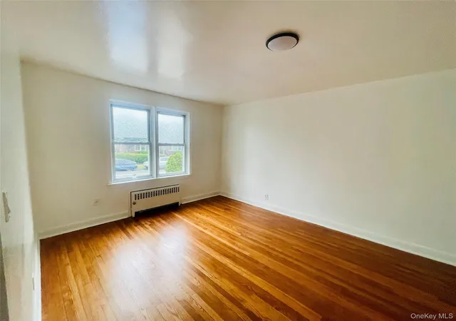 Photo 3 of House for sale at 2811 Gunther Ave, New York, NY 10469 | MLS# 1018213 | Listing updated on 2026-09-20