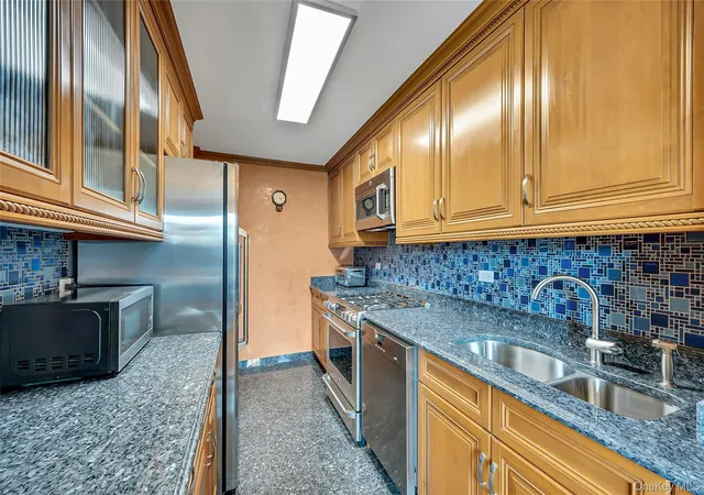 4th image of 555 Kappock St #9J, New York, NY 10463 | MLS# 1018216