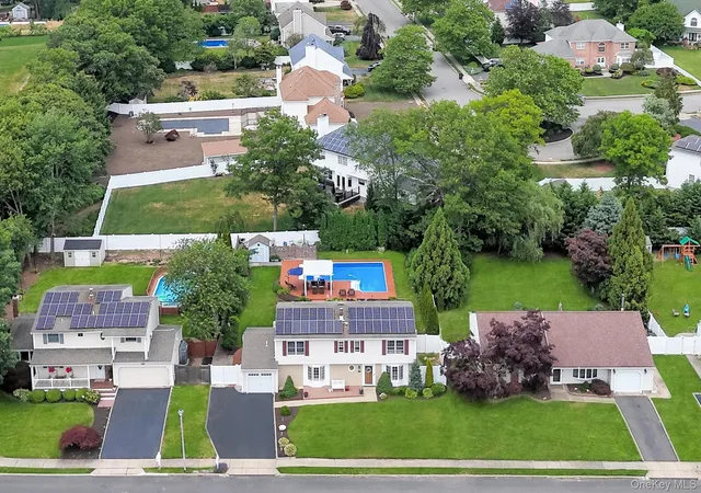 45th image of 71 Singingwood Dr, Islip, NY 11741 | MLS# 1018221
