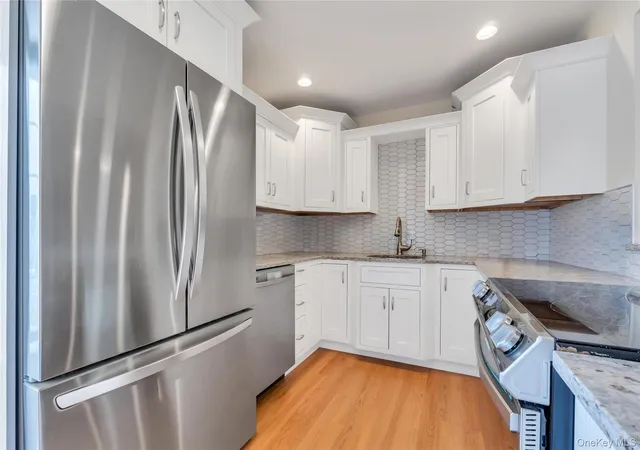 5th image of 71 Singingwood Dr, Islip, NY 11741 | MLS# 1018221