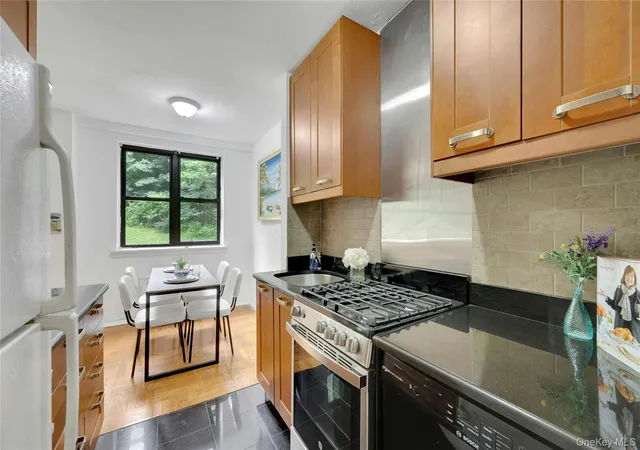 House for sale at 735 Kappock St #2F, New York, NY 10463 | MLS# 1018228 | Listing updated on 2026-10-06