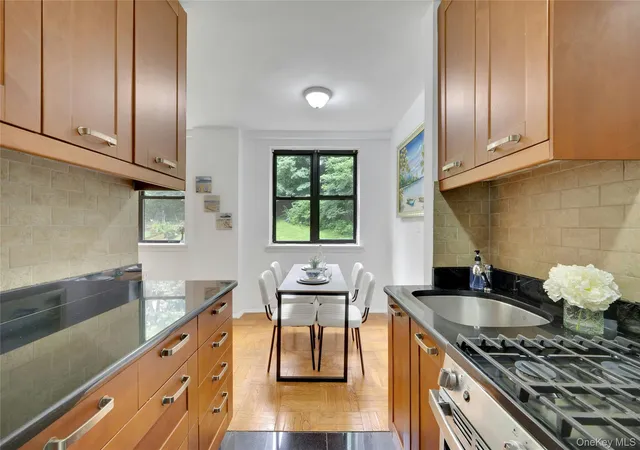 Photo 2 of House for sale at 735 Kappock St #2F, New York, NY 10463 | MLS# 1018228 | Listing updated on 2026-10-06