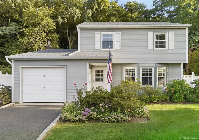 Photo 1 of Single family home for sale at 17 Harmony Ln, Glen Cove, NY 11542 | MLS# 1018243 | Listing updated on 2026-10-19