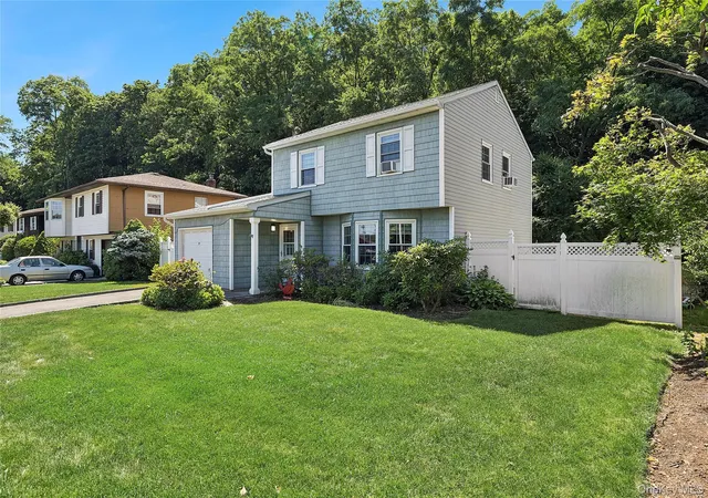 Homes for sale in Glen Cove, NY | 17 Harmony Ln, Glen Cove, NY 11542 | MLS# 1018243