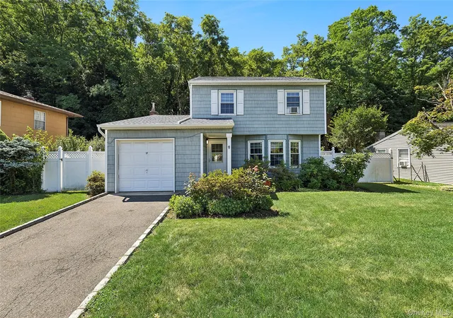 Photo 28 of Single family home for sale at 17 Harmony Ln, Glen Cove, NY 11542 | MLS# 1018243 | Listing updated on 2026-08-22