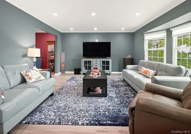 Photo 3 of Single family home for sale at 17 Harmony Ln, Glen Cove, NY 11542 | MLS# 1018243 | Listing updated on 2026-10-19