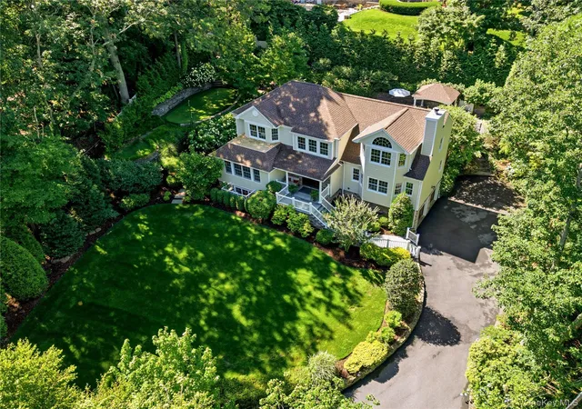 4th image of 406 Brook Rd, Brookhaven, NY 11777 | MLS# 1018245