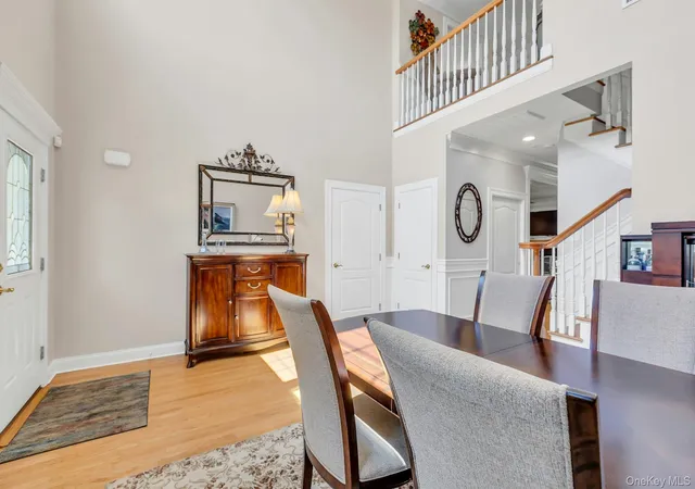 5th image of 19 Meadow Ct, Oakdale, NY 11769 | MLS# 1018249