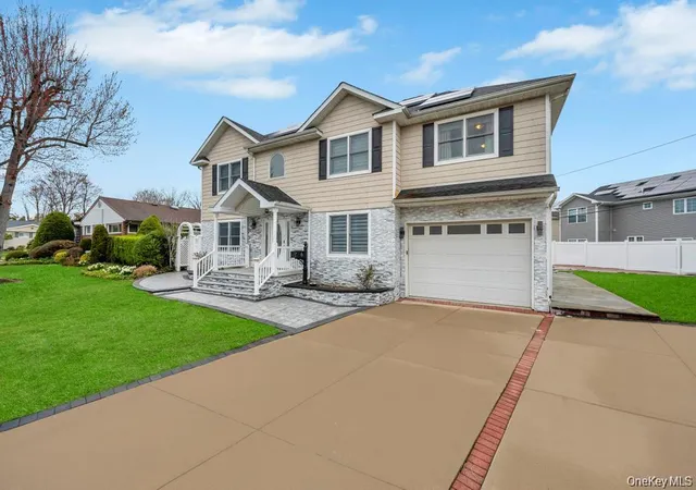 2nd image of 6 Garden Cir, Syosset, NY 11791 | MLS# 1018262