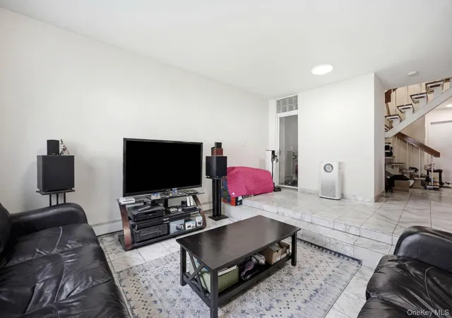 4th image of 425 Schorr Dr, New York, NY 11356 | MLS# 1018265