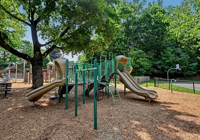 2nd image of 192 Garth Rd, Eastchester, NY 10583