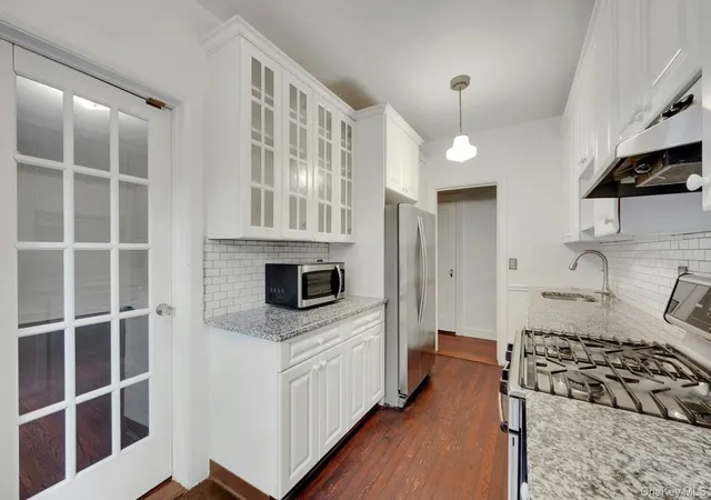 Homes for sale in Eastchester, NY | 143 Garth Rd #1J, Eastchester, NY 10583 | MLS# 1018268