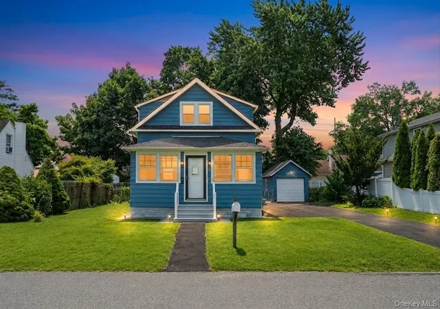 1st image of 26 Flanders Pl, West Babylon, NY 11704 | MLS# 1018271