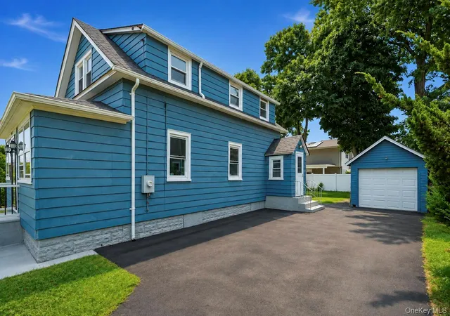 5th image of 26 Flanders Pl, West Babylon, NY 11704 | MLS# 1018271