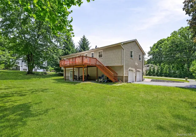 Homes for sale in Clarkstown, NY | 11 Nuthatch Ln, Clarkstown, NY 10994 | MLS# 1018278