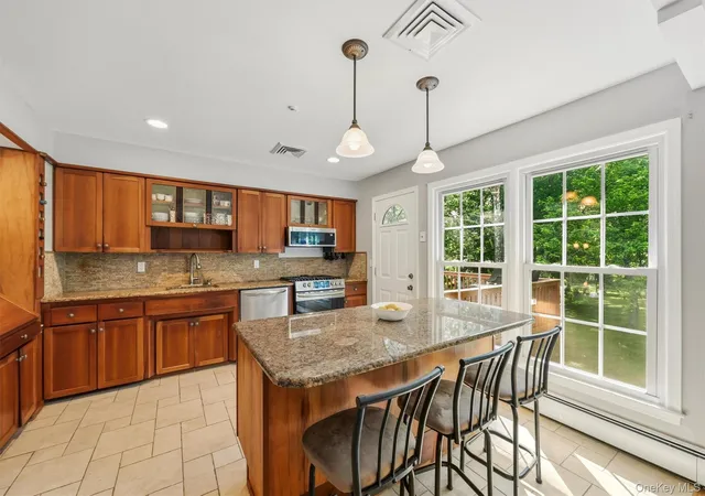 Homes for sale in Clarkstown, NY | 11 Nuthatch Ln, Clarkstown, NY 10994 | MLS# 1018278