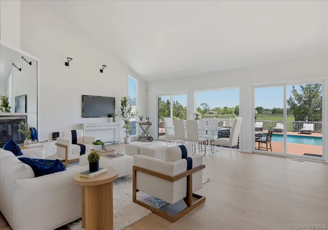 Photo 3 of Single family home for sale at 16 Meadow Ln, Southampton, NY 11978 | MLS# 1018290 | Listing updated on 2026-09-20