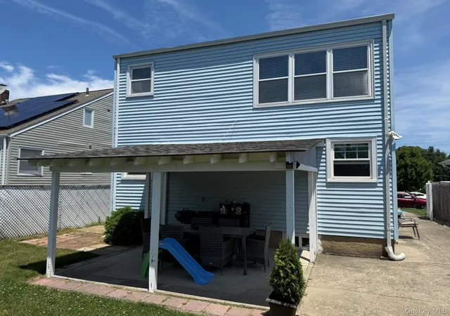 Photo 3 of Sale Pending at 476 Bernard St, Hempstead, NY 11554 | MLS# 1018299 | Listing updated on 2026-08-02