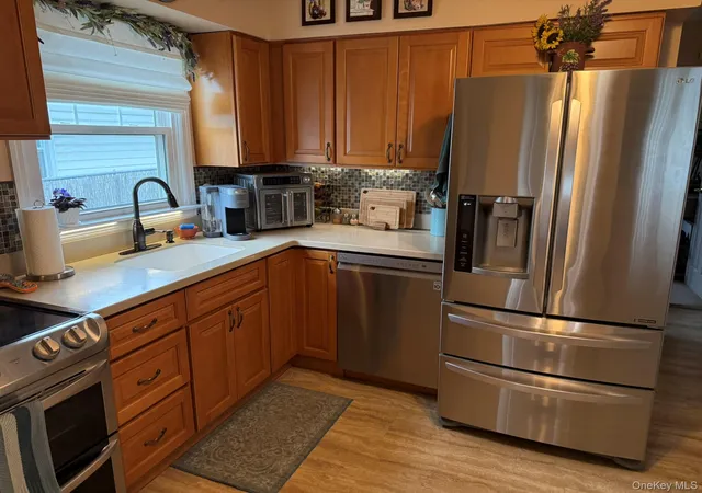 Photo 4 of Sale Pending at 476 Bernard St, Hempstead, NY 11554 | MLS# 1018299 | Listing updated on 2026-08-02