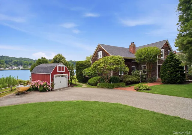 Photo 3 of Sale Pending at 33 Prospect Rd, Huntington, NY 11721 | MLS# 1018315 | Listing updated on 2026-08-04