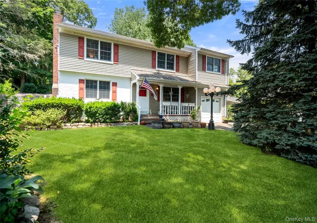 Homes for sale in Huntington, NY | 304 Concord St, Huntington, NY 11746 | MLS# 1018326