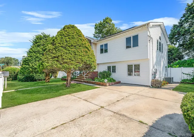 5th image of 540 Scudder Ave, Babylon, NY 11726 | MLS# 1018332