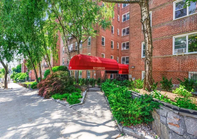 Homes for sale in Yonkers, NY | 279 N Broadway #7A, Yonkers, NY 10701 | MLS# 1018338
