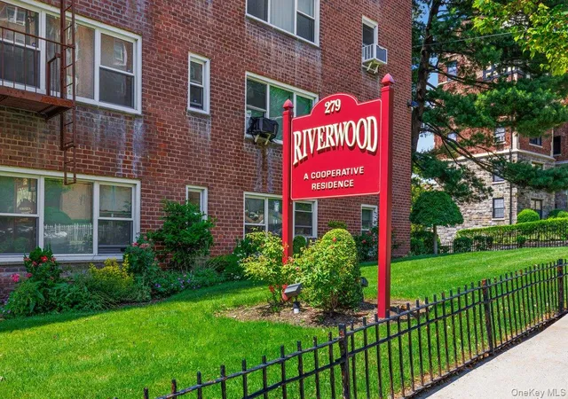 Homes for sale in Yonkers, NY | 279 N Broadway #7A, Yonkers, NY 10701 | MLS# 1018338