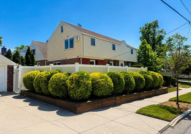 Photo 3 of Single family home for sale at 21104 Richland Ave, New York, NY 11364 | MLS# 1018347 | Listing updated on 2026-08-08