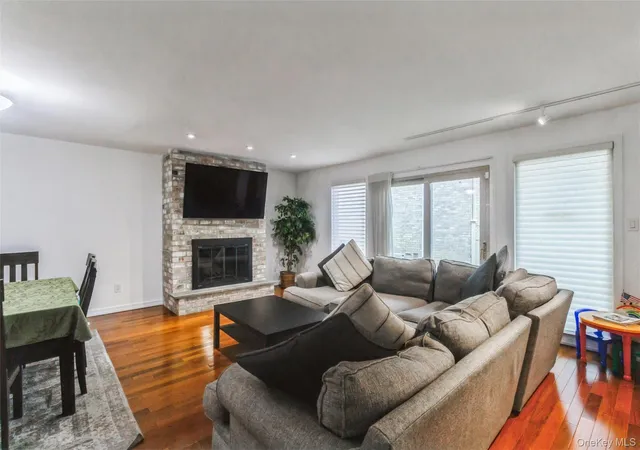 4th image of 2845 Nicole Ct, Hempstead, NY 11572 | MLS# 1018354