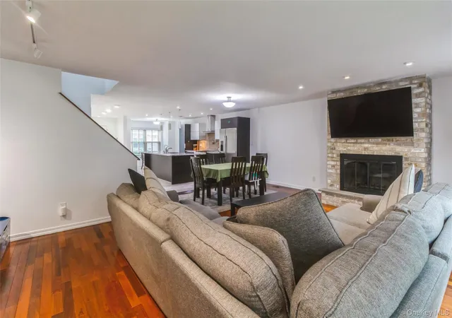 5th image of 2845 Nicole Ct, Hempstead, NY 11572 | MLS# 1018354
