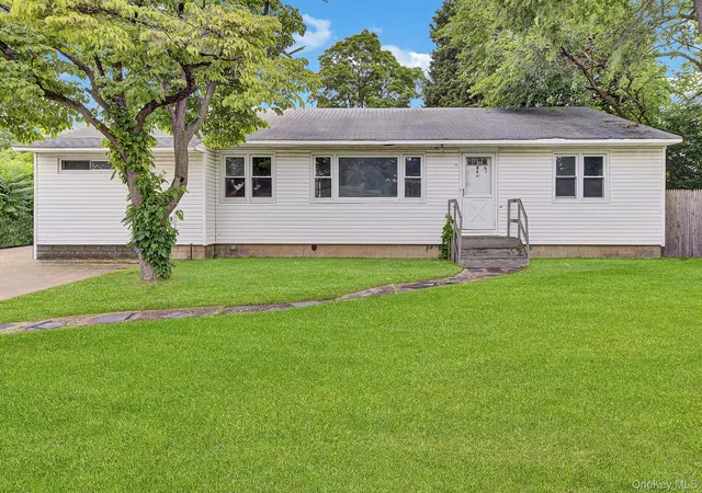 Homes for sale in North Hempstead, NY | 39 3rd Ave, North Hempstead, NY 11590 | MLS# 1018370