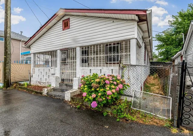 3rd image of 901 Harding Park, Bronx, NY 10473 | MLS# 1018381