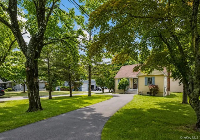 Homes for sale in Clarkstown, NY | 281-283 Old Haverstraw Rd, Clarkstown, NY 10920 | MLS# 1018394