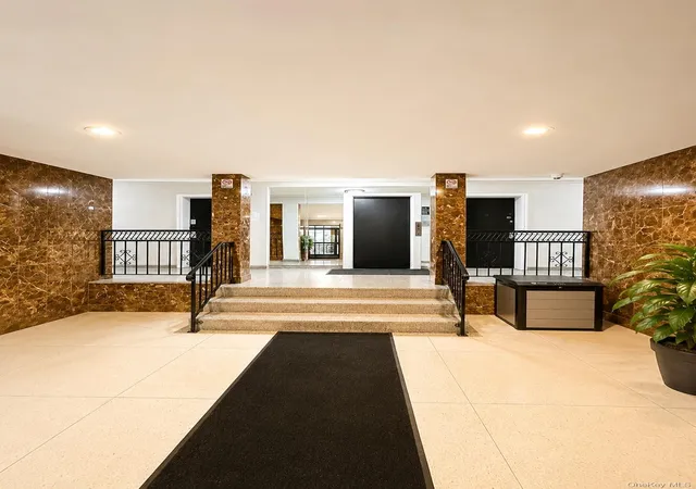 2nd image of 131 11 Kew Gardens Rd #4H, New York, NY 11418 | MLS# 1018398