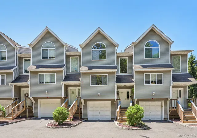 Homes for sale in Clarkstown, NY | 212 Arlington Ct, Clarkstown, NY 10954 | MLS# 1018402