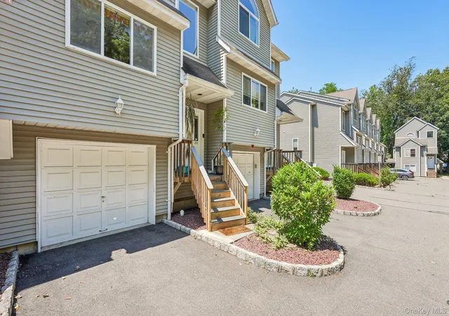Homes for sale in Clarkstown, NY | 212 Arlington Ct, Clarkstown, NY 10954 | MLS# 1018402