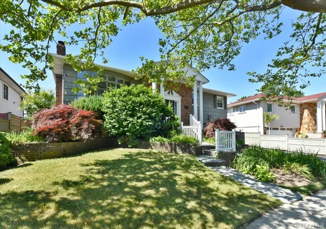 2nd image of 687 Golf Dr, Hempstead, NY 11581 | MLS# 1018407
