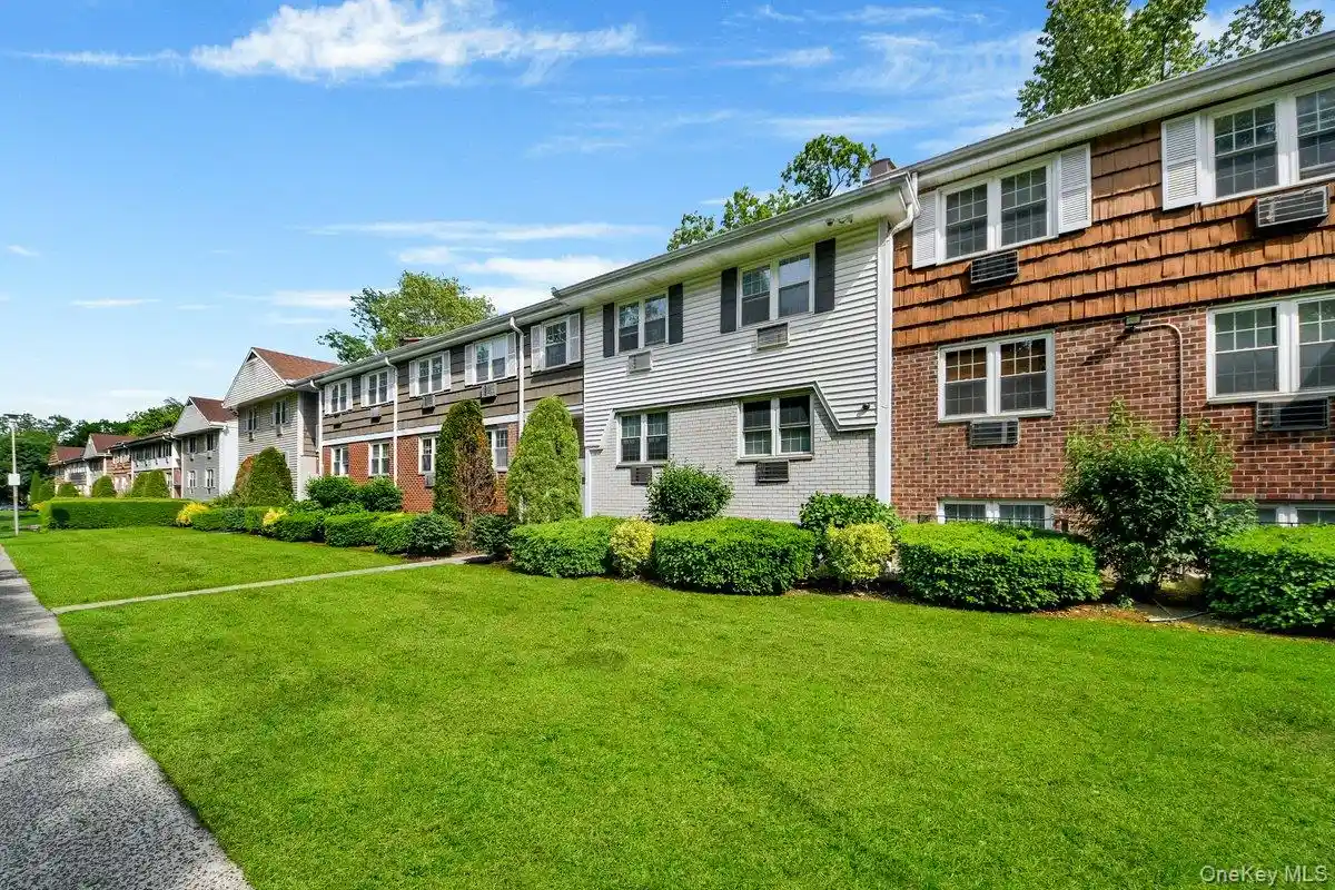Listing Photo 2 - Condo for sale in 51 Lorraine Ter located at 51 Lorraine Ter, Mount Vernon, NY 10553 - Unit #224