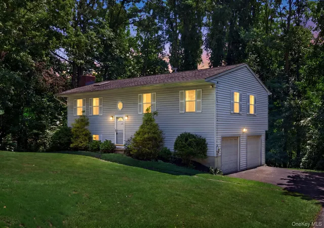 4th image of 2 Verven Rd, Poughkeepsie, NY 12603 | MLS# 1018414